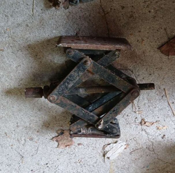 Screw Jack 1, used.